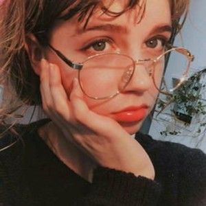 Meet your Posher, Avery